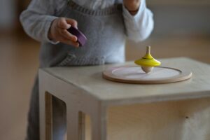 Warum sollten Sie Montessori Moebel fuer Ihr Kinderzimmer waehlen